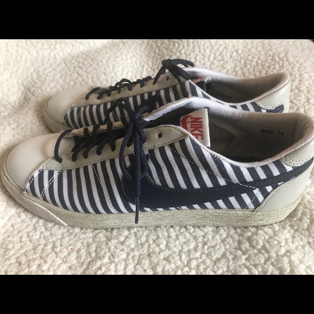 Nike Low Blazers